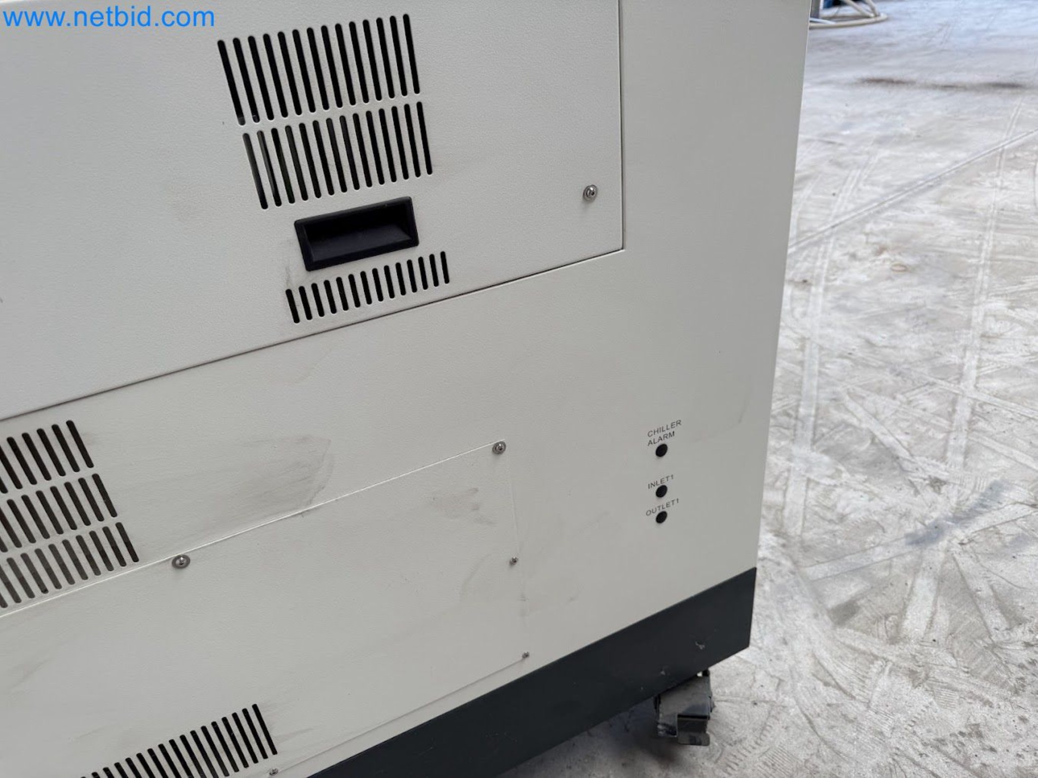 Laser engraving machine for use in the promotional products industry, the automotive industry, mechanical engineering, and personalization-17