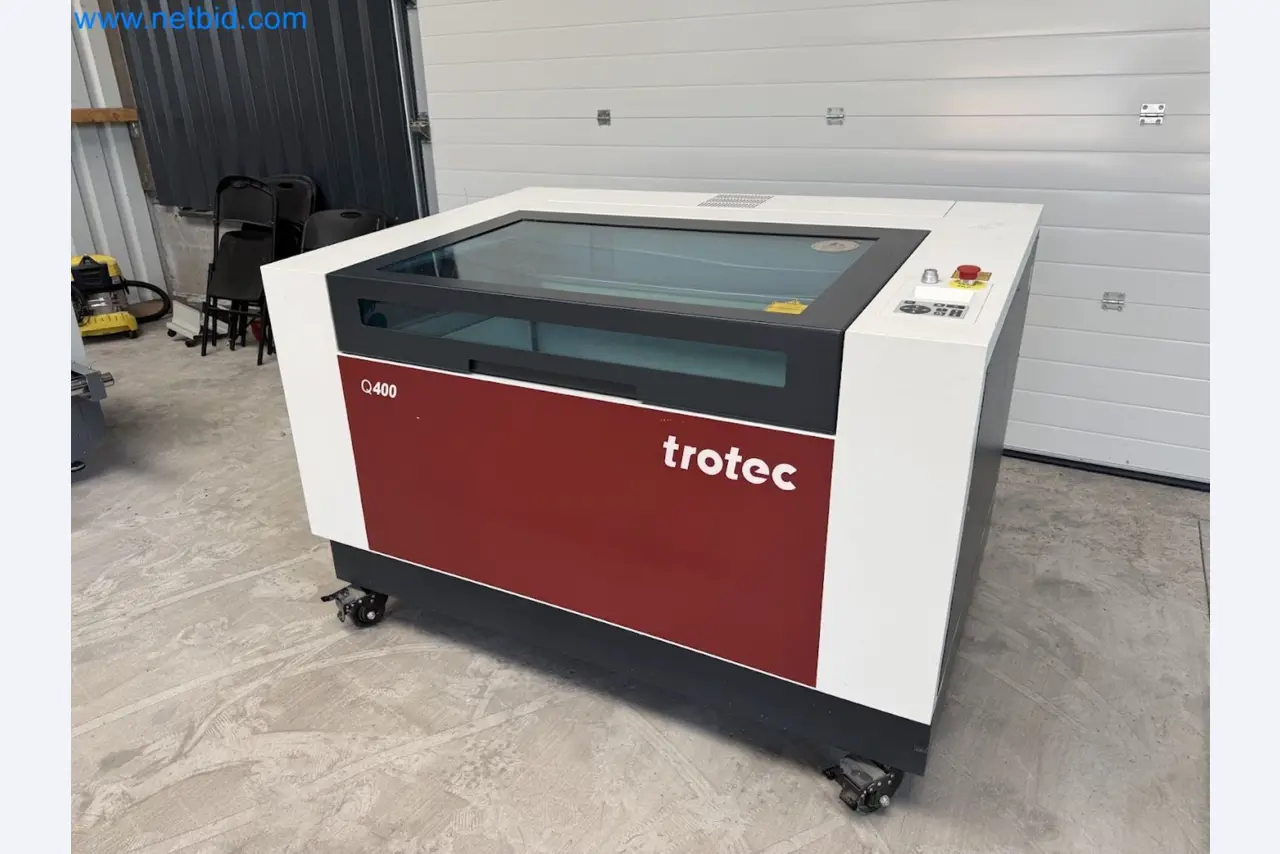 Laser engraving machine for use in the promotional products industry, the automotive industry, mechanical engineering, and personalization-24