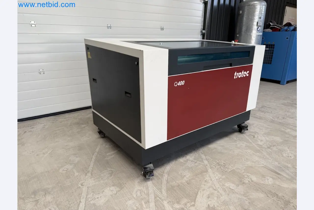 Laser engraving machine for use in the promotional products industry, the automotive industry, mechanical engineering, and personalization-25