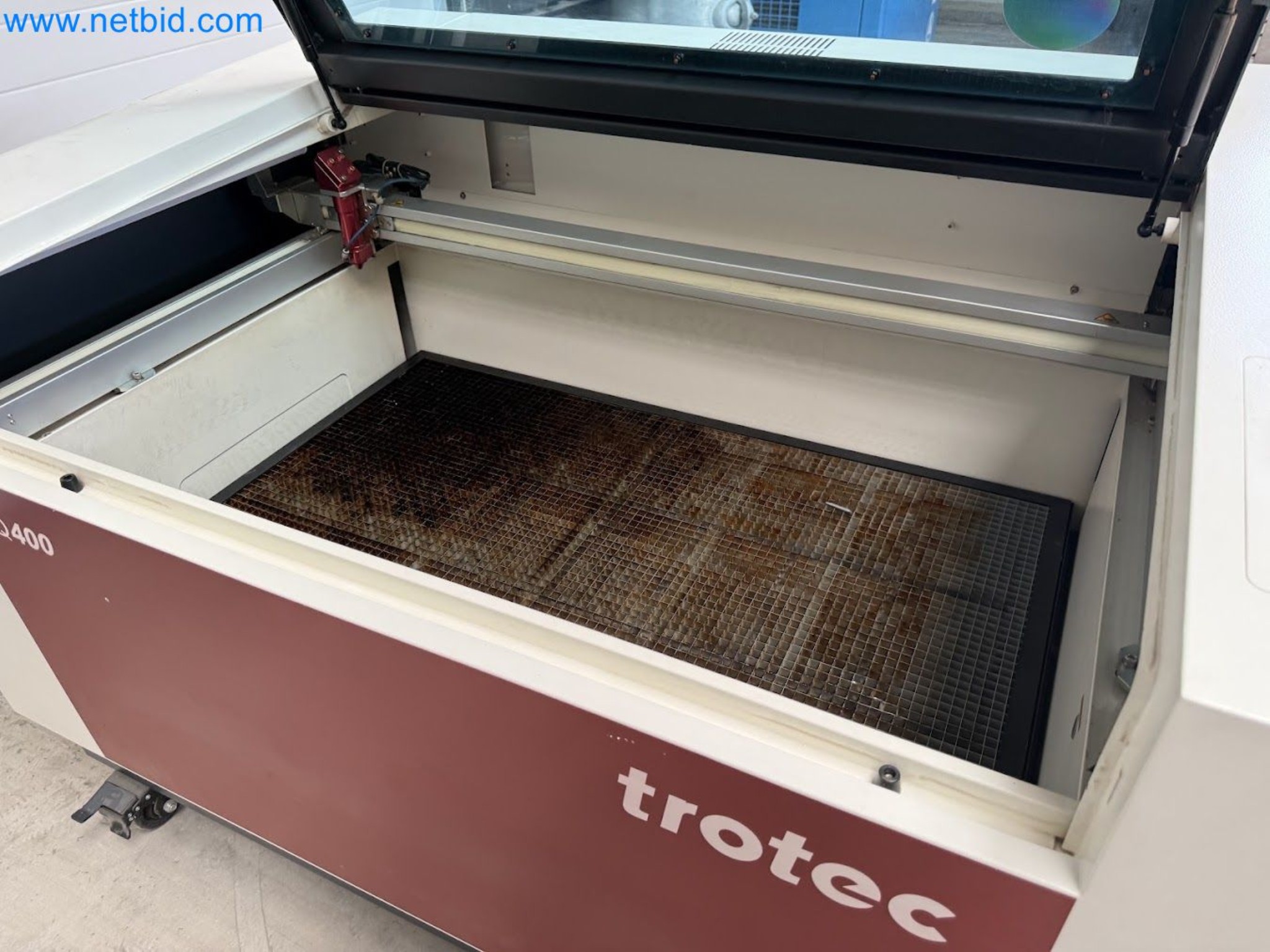 Laser engraving machine for use in the promotional products industry, the automotive industry, mechanical engineering, and personalization-29