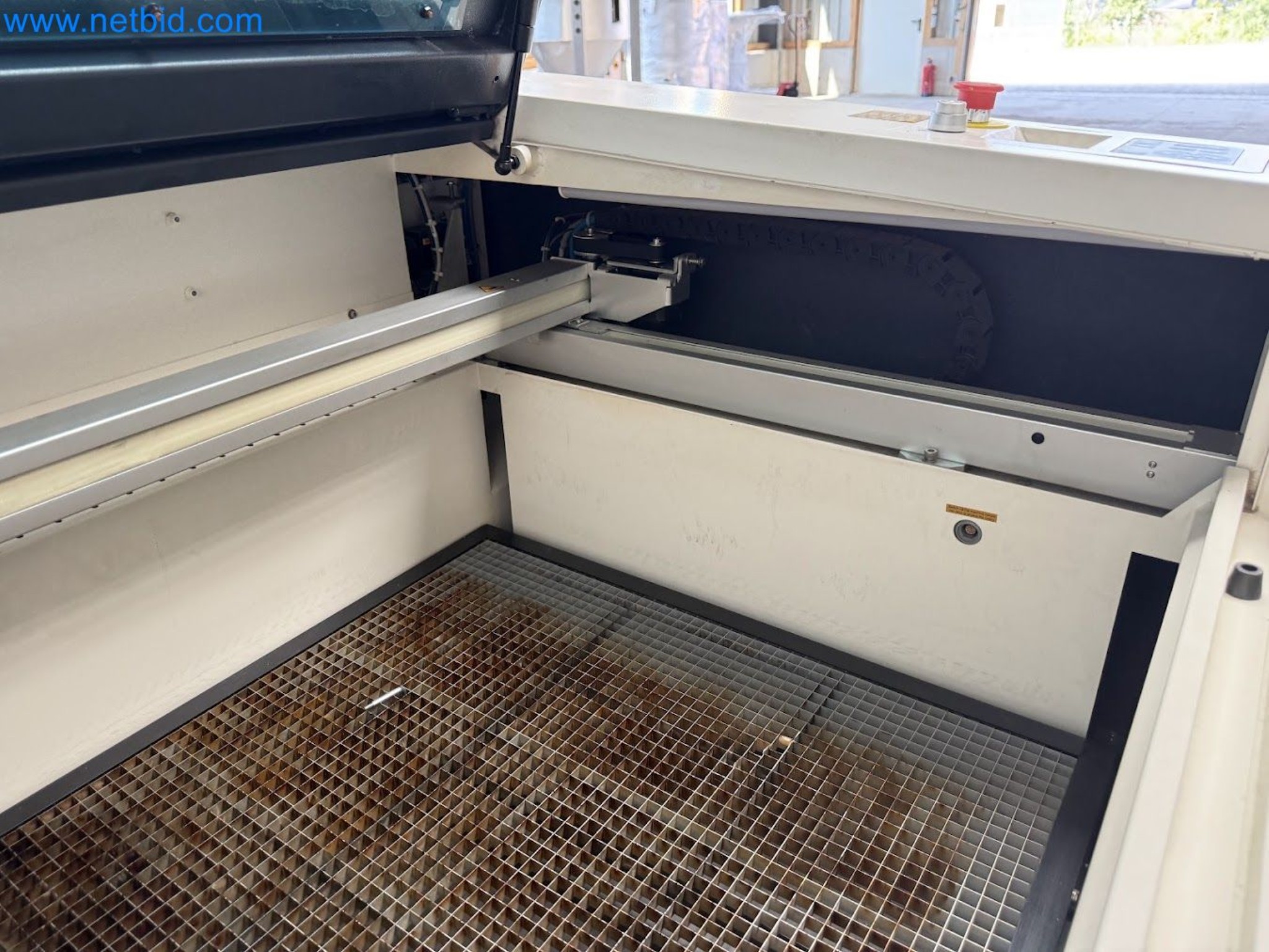 Laser engraving machine for use in the promotional products industry, the automotive industry, mechanical engineering, and personalization-4