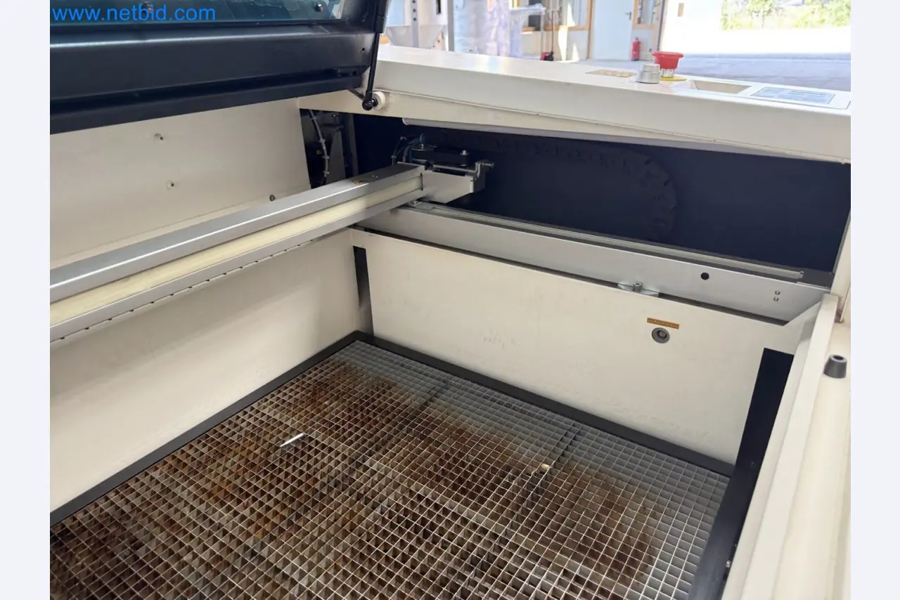 Laser engraving machine for use in the promotional products industry, the automotive industry, mechanical engineering, and personalization-4