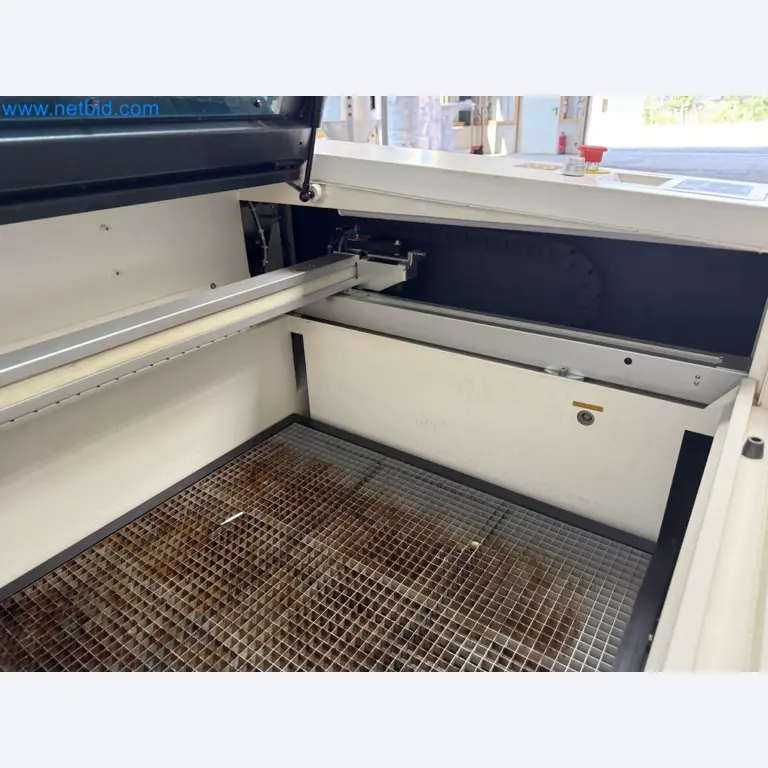 Laser engraving machine for use in the promotional products industry, the automotive industry, mechanical engineering, and personalization-4