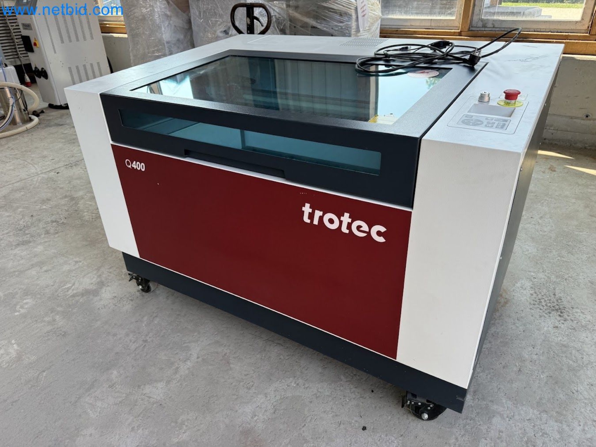 Laser engraving machine for use in the promotional products industry, the automotive industry, mechanical engineering, and personalization-7