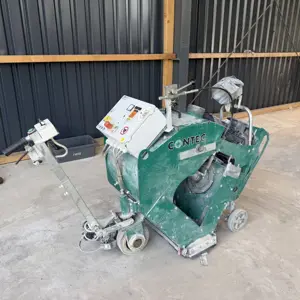 Versatile shot blasting machine with a matching extraction system