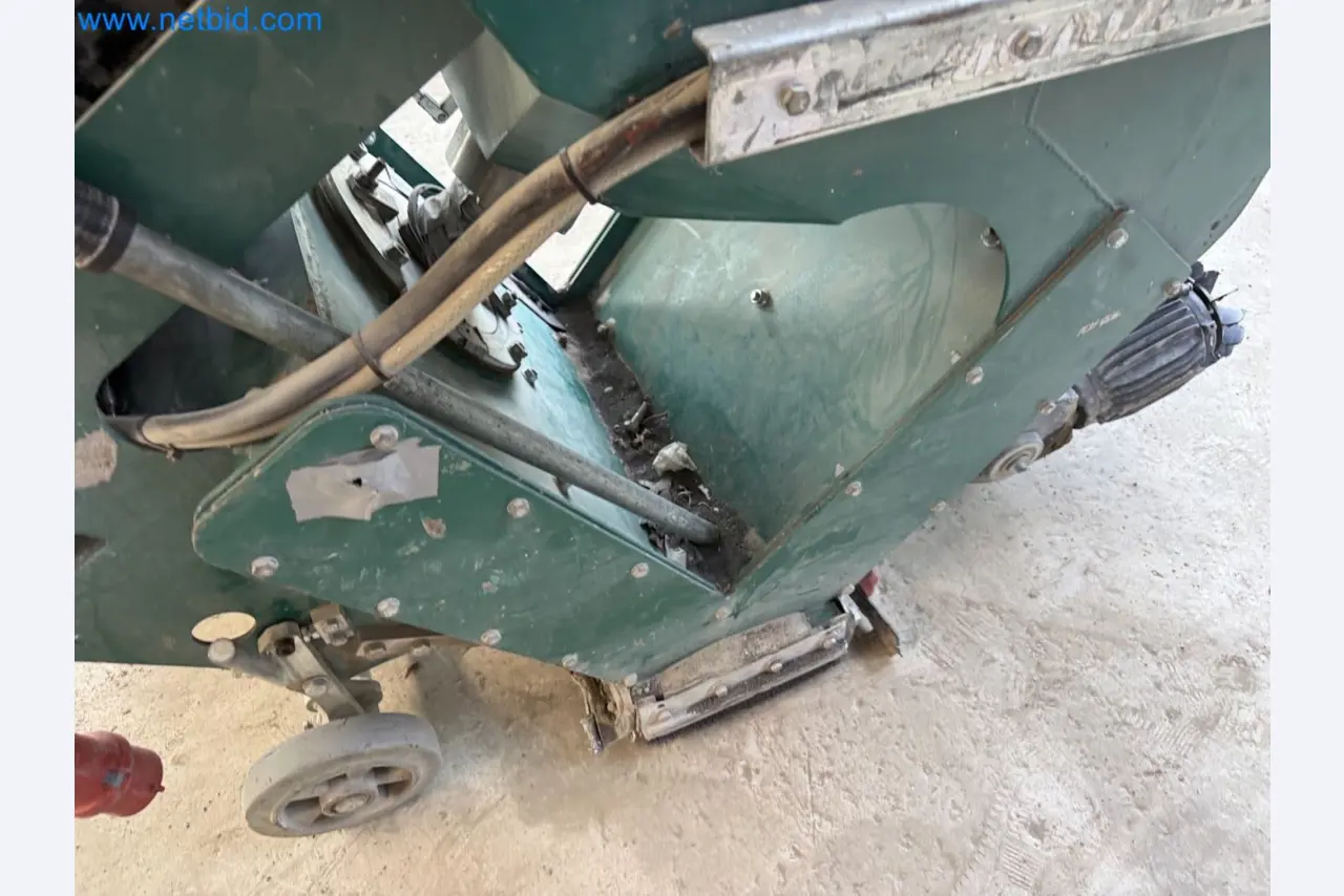 Versatile shot blasting machine with a matching extraction system-10