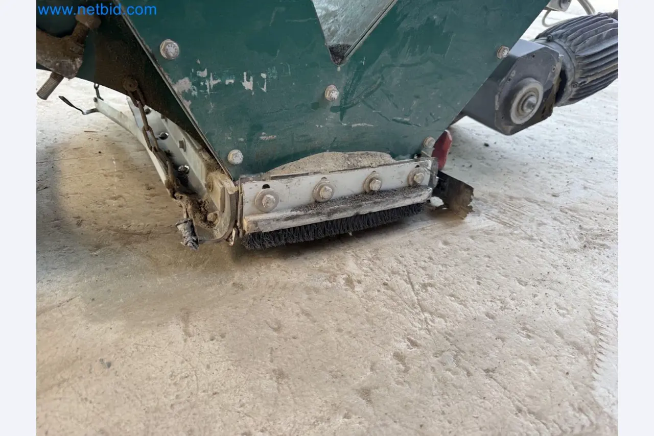 Versatile shot blasting machine with a matching extraction system-11