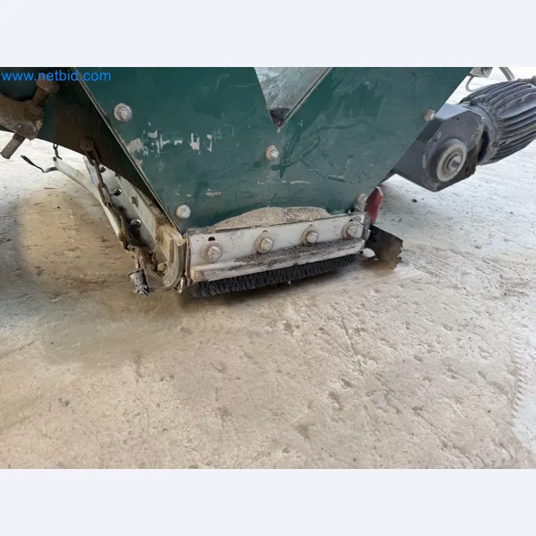 Versatile shot blasting machine with a matching extraction system-11