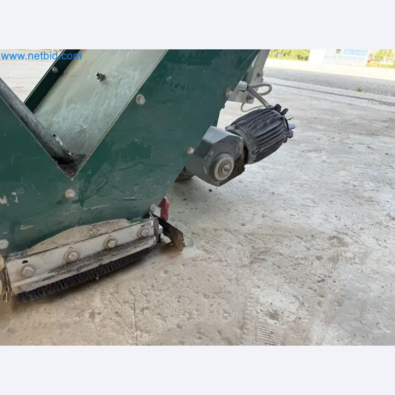 Versatile shot blasting machine with a matching extraction system-12