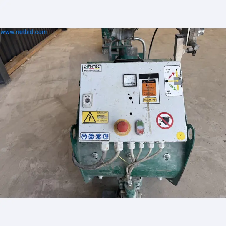 Versatile shot blasting machine with a matching extraction system-13