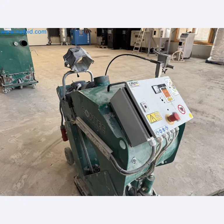 Versatile shot blasting machine with a matching extraction system-17