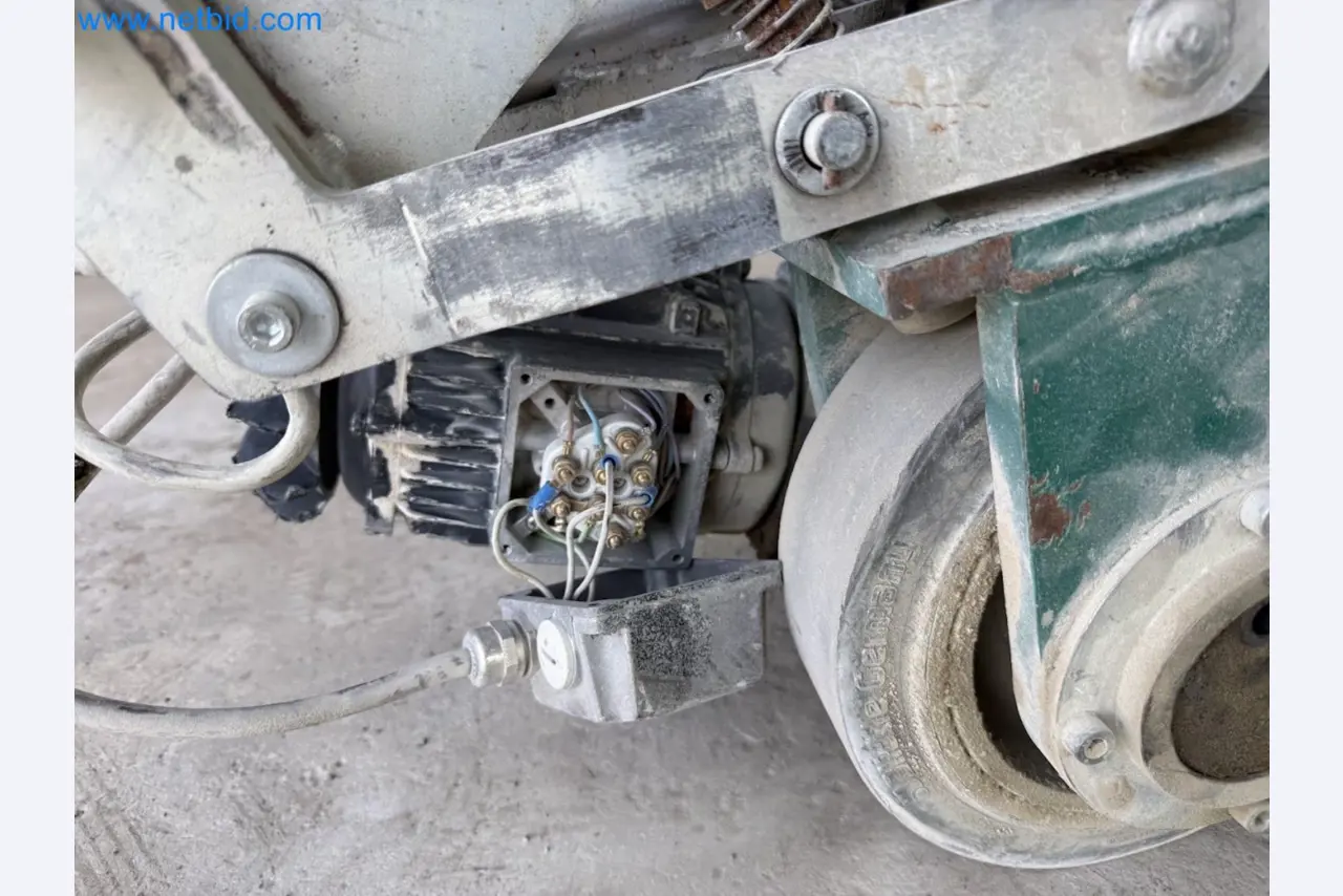 Versatile shot blasting machine with a matching extraction system-21