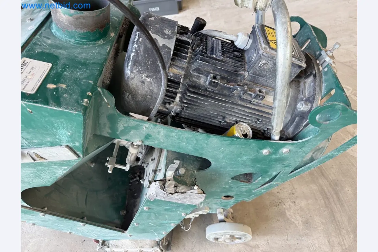 Versatile shot blasting machine with a matching extraction system-23