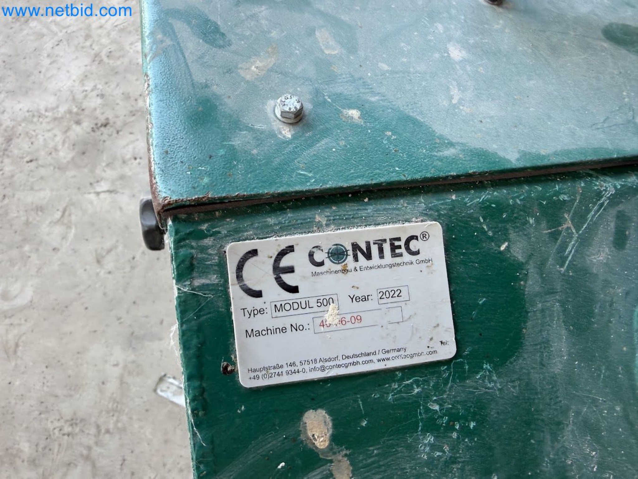 Versatile shot blasting machine with a matching extraction system-28