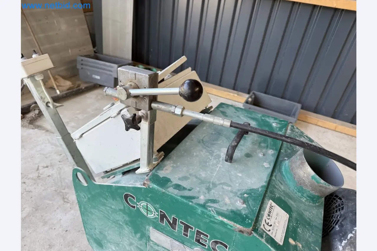 Versatile shot blasting machine with a matching extraction system-29