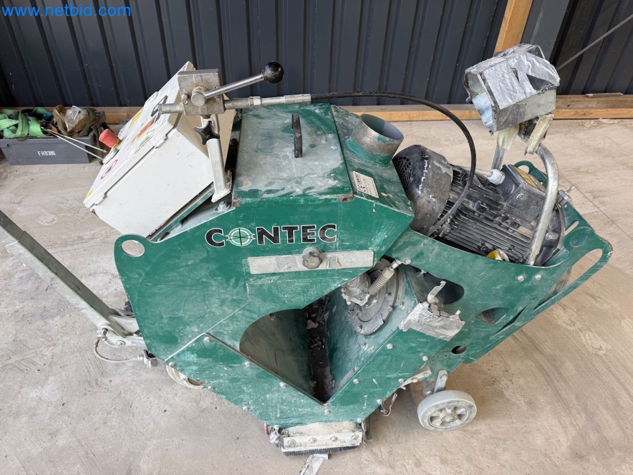Versatile shot blasting machine with a matching extraction system-2