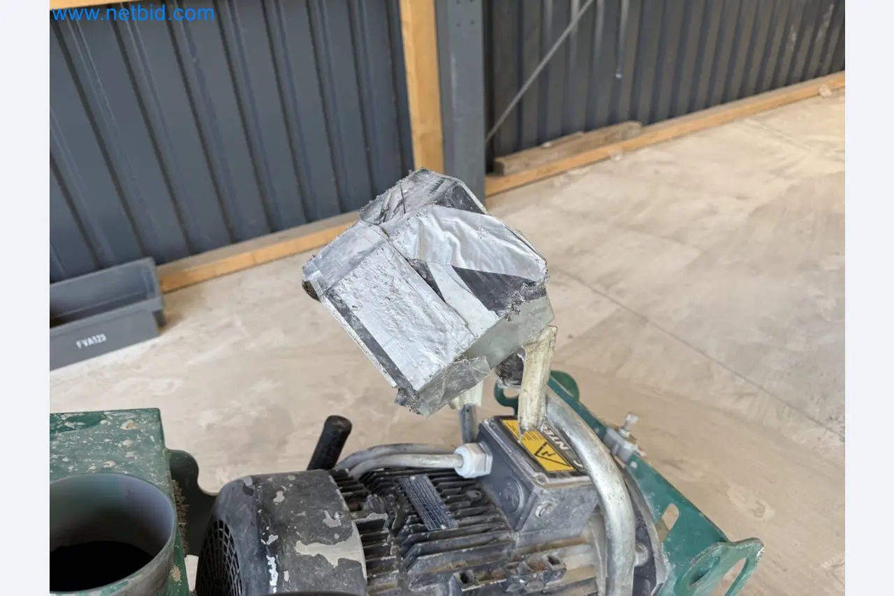 Versatile shot blasting machine with a matching extraction system-30