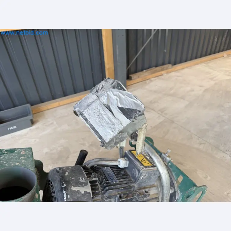 Versatile shot blasting machine with a matching extraction system-30