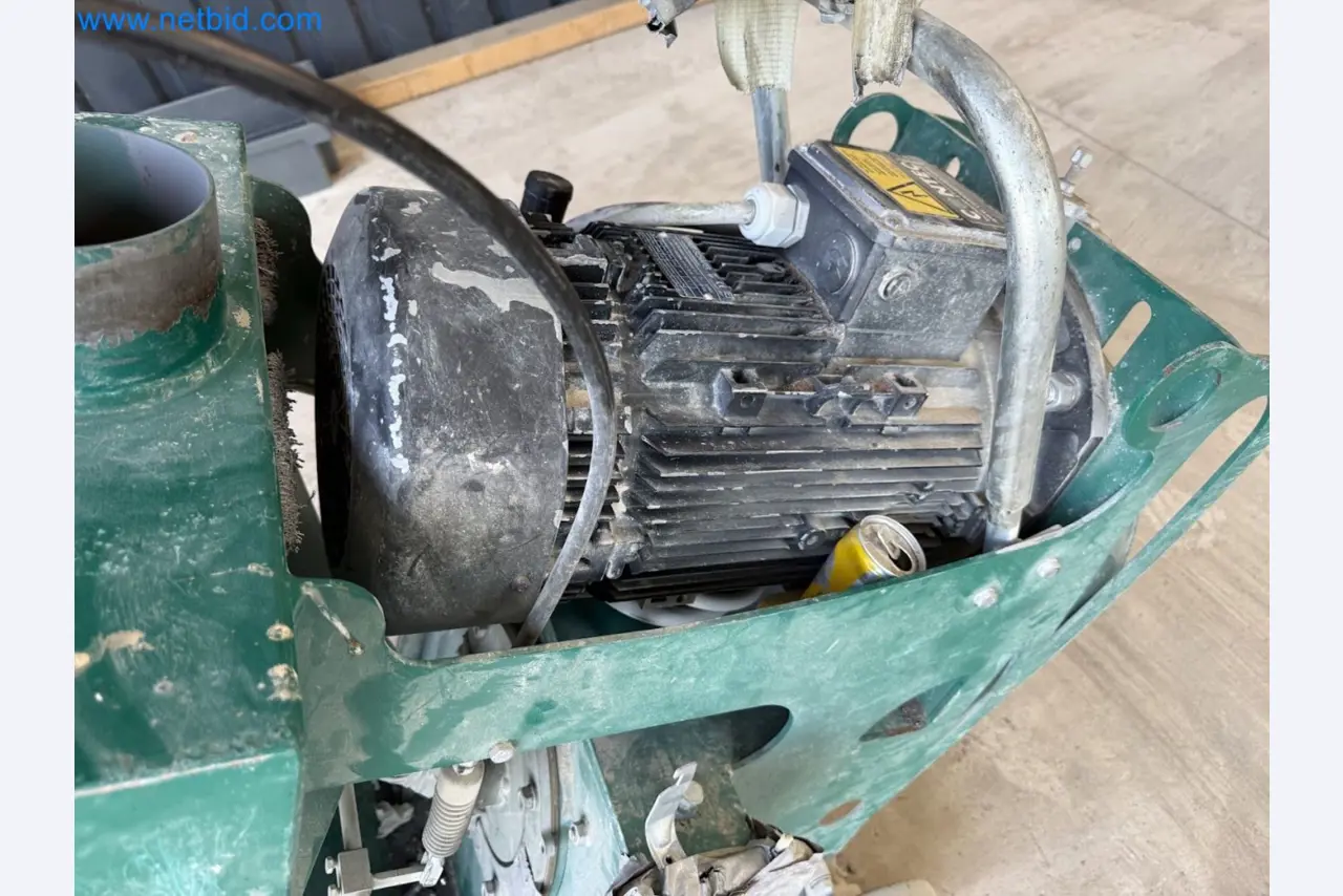 Versatile shot blasting machine with a matching extraction system-31