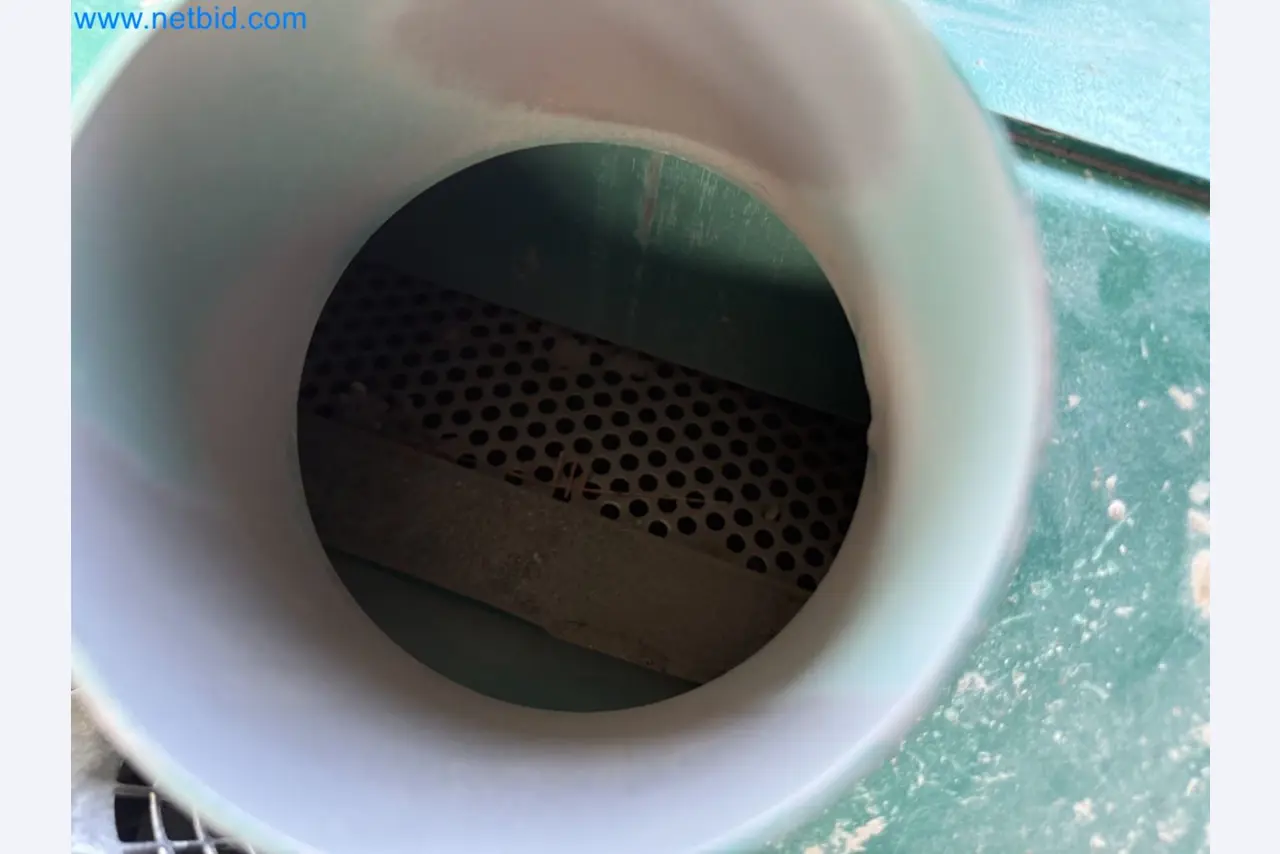 Versatile shot blasting machine with a matching extraction system-9