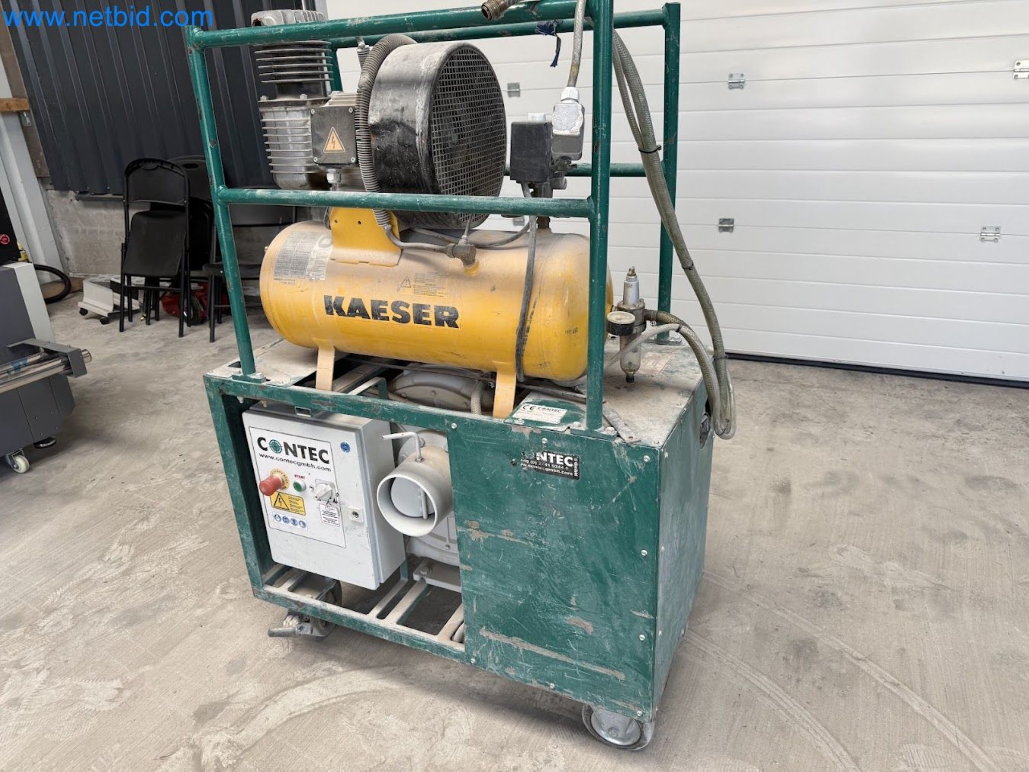 Versatile shot blasting machine with a matching extraction system-10