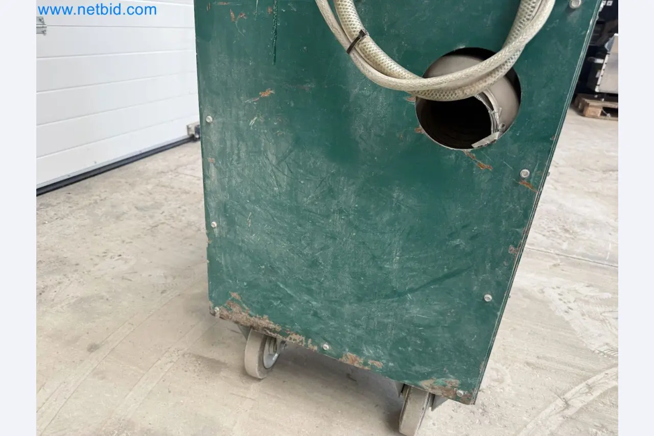 Versatile shot blasting machine with a matching extraction system-18