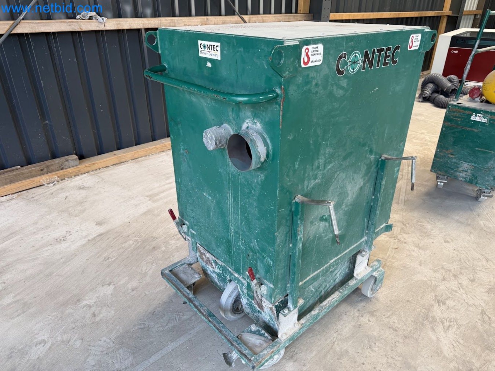 Versatile shot blasting machine with a matching extraction system-1