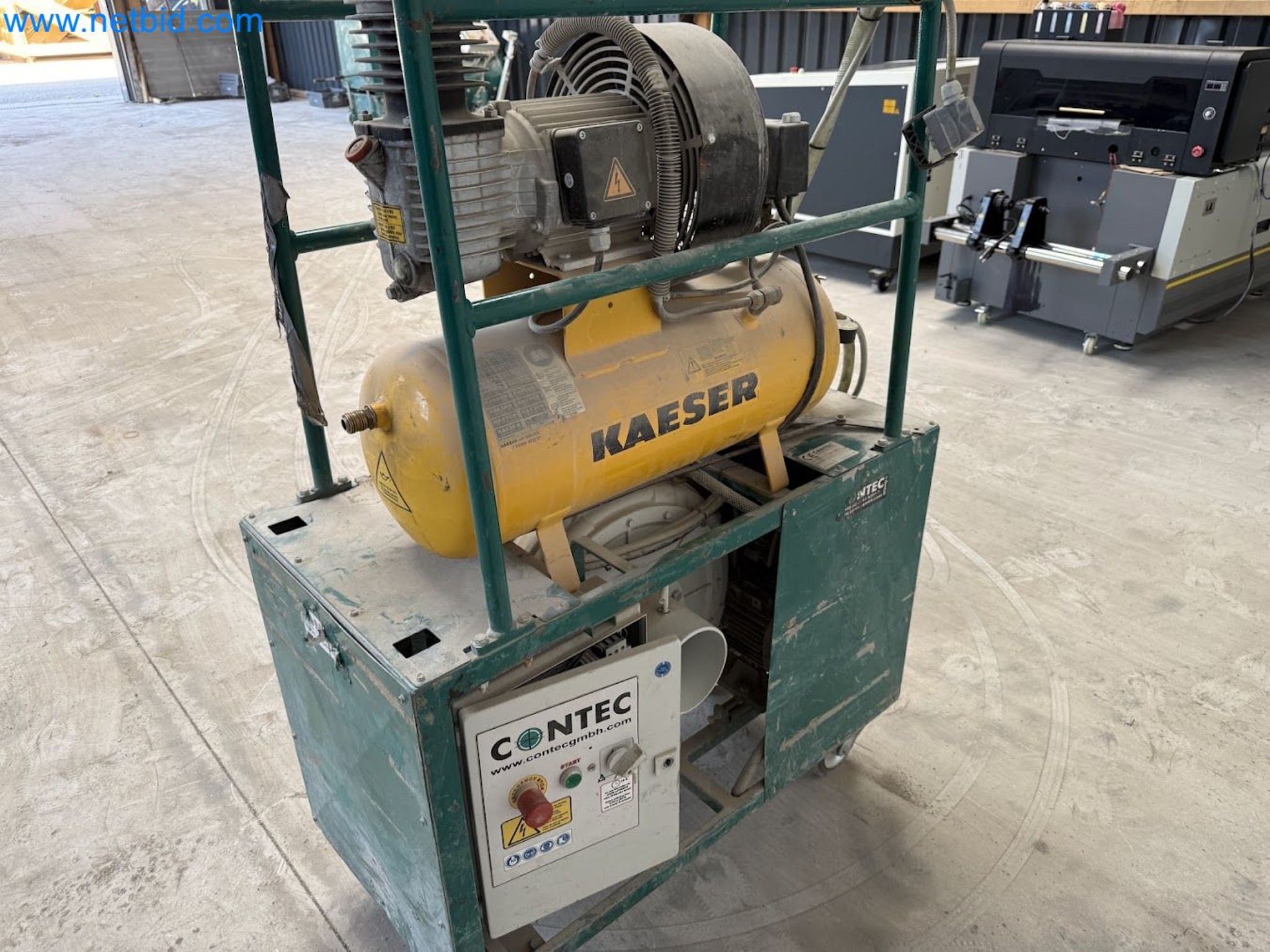 Versatile shot blasting machine with a matching extraction system-25