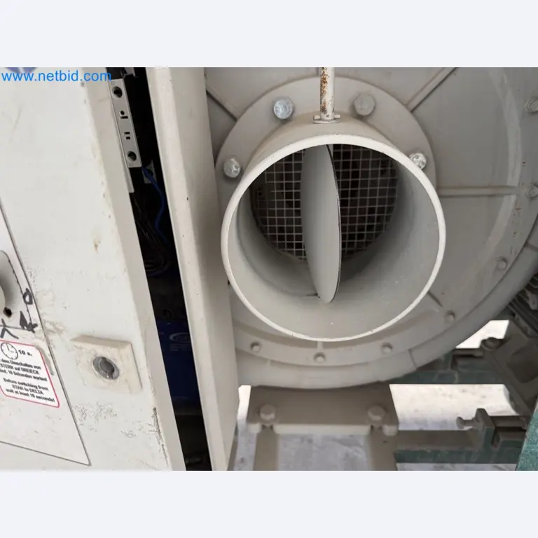 Versatile shot blasting machine with a matching extraction system-29