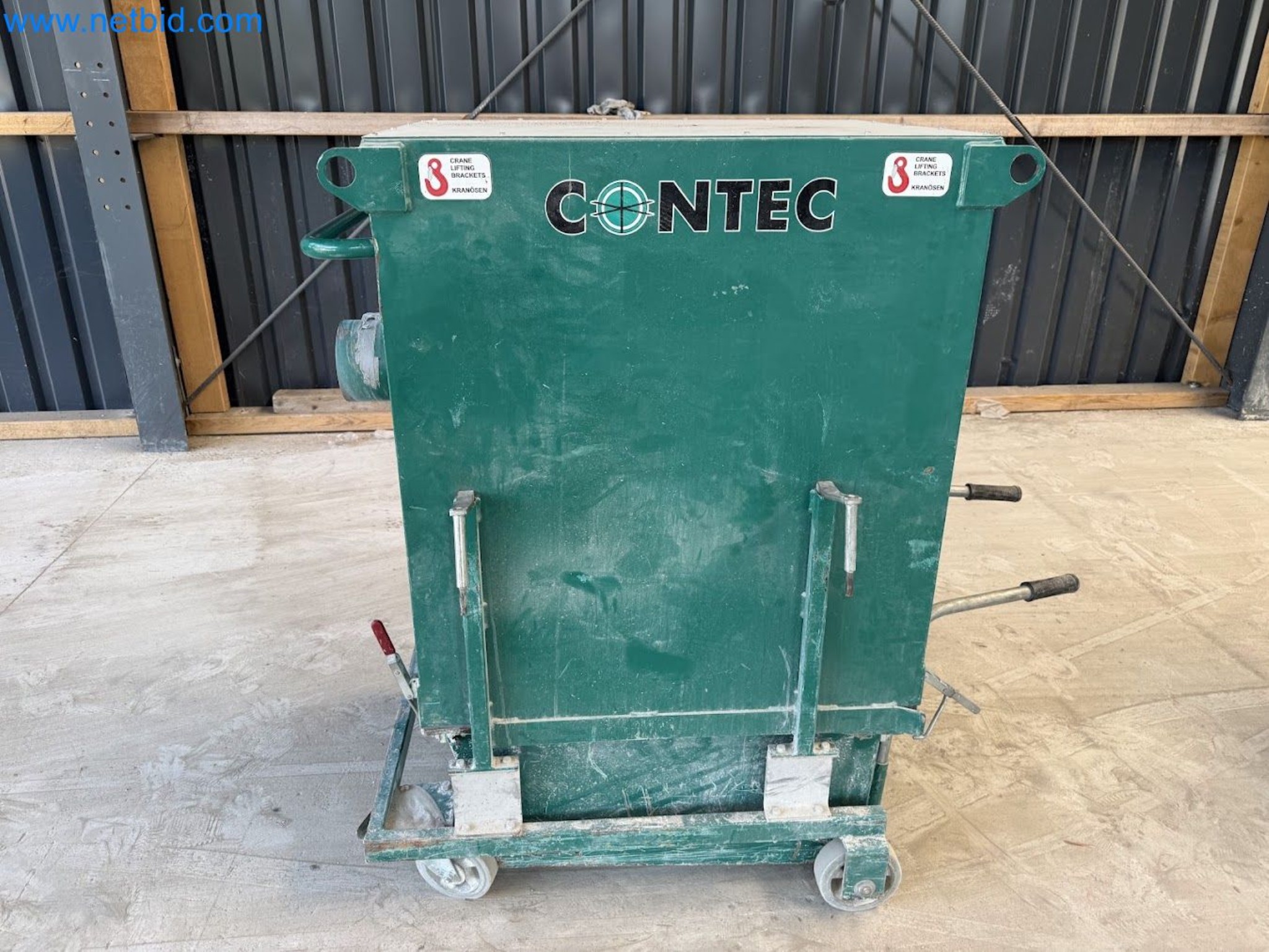 Versatile shot blasting machine with a matching extraction system-2