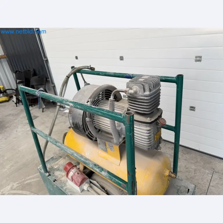 Versatile shot blasting machine with a matching extraction system-30