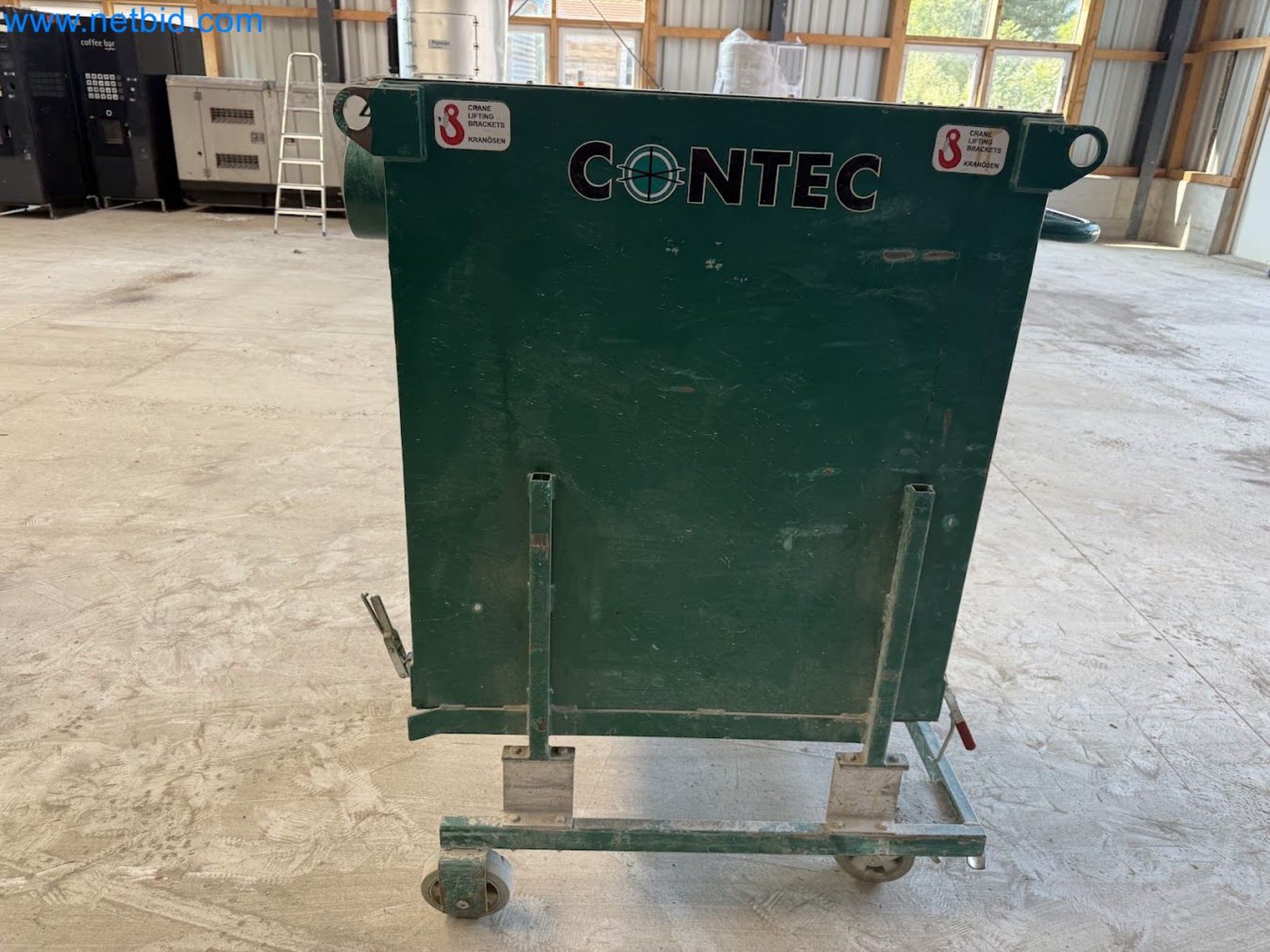 Versatile shot blasting machine with a matching extraction system-4