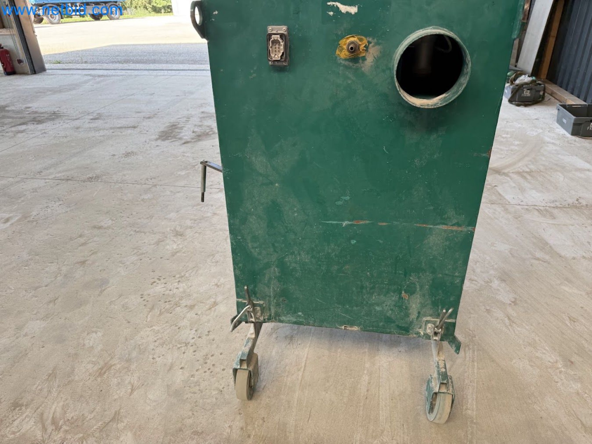Versatile shot blasting machine with a matching extraction system-6