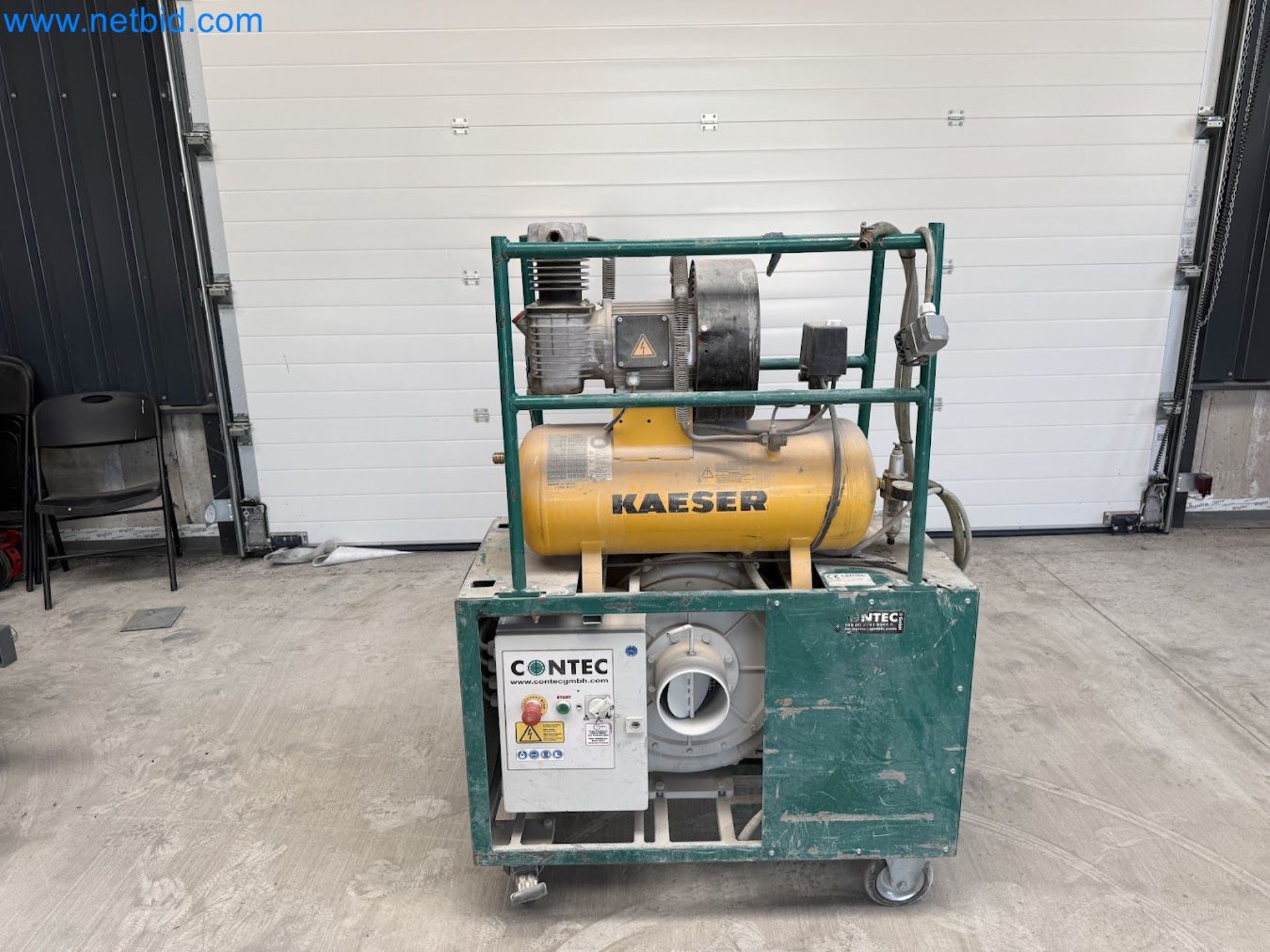Versatile shot blasting machine with a matching extraction system-8