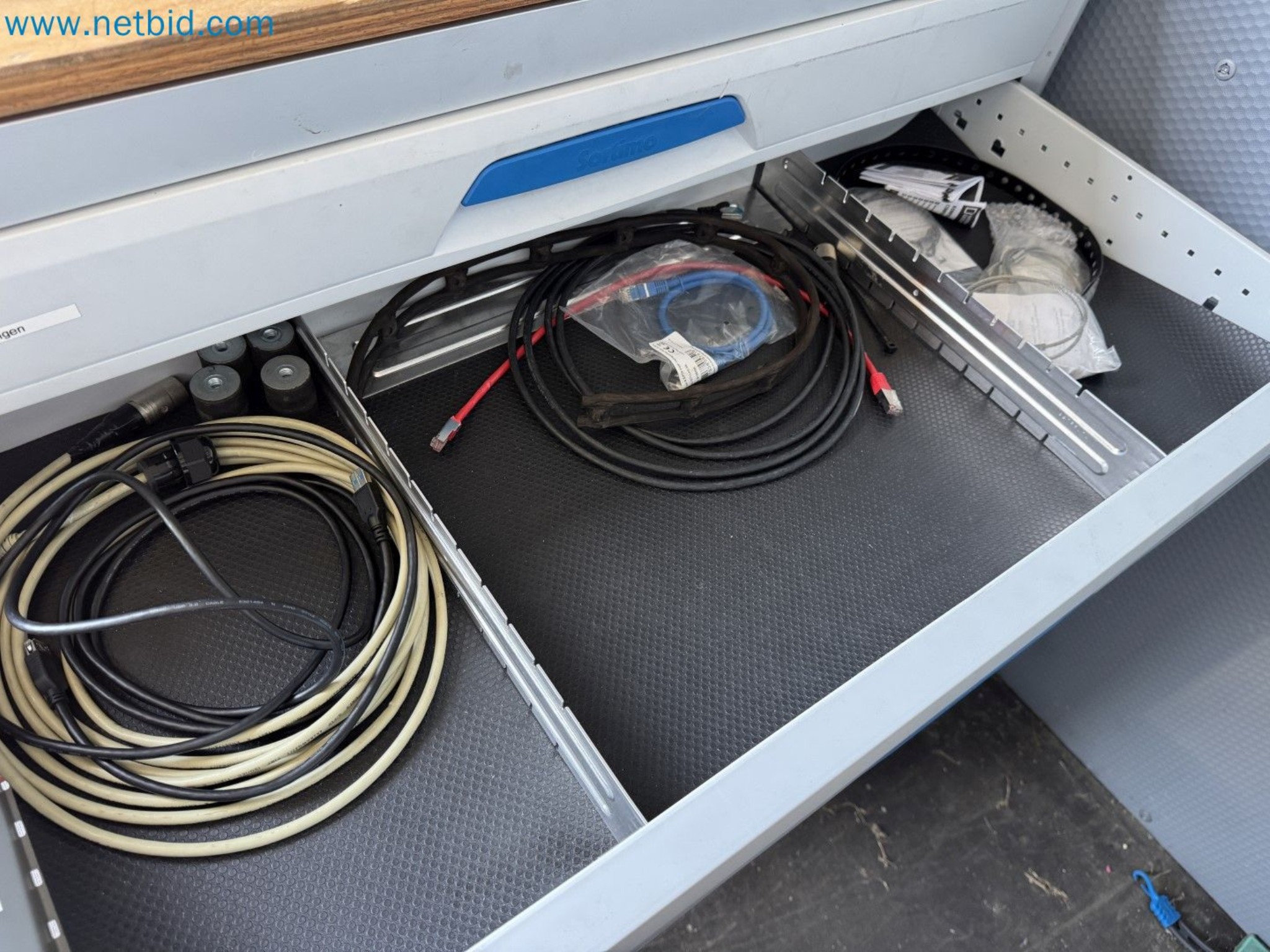 MOVETOS – Mobile event and technical support system, including a MAN truck and trailer-7