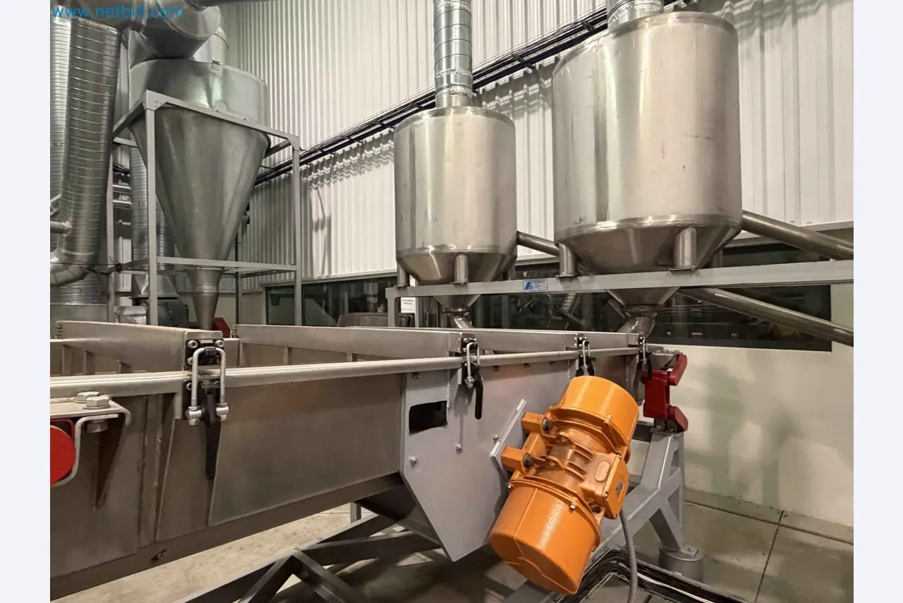 Nussverarbeitungsanlage zum Schälen, Trocknen und Verpacken-103