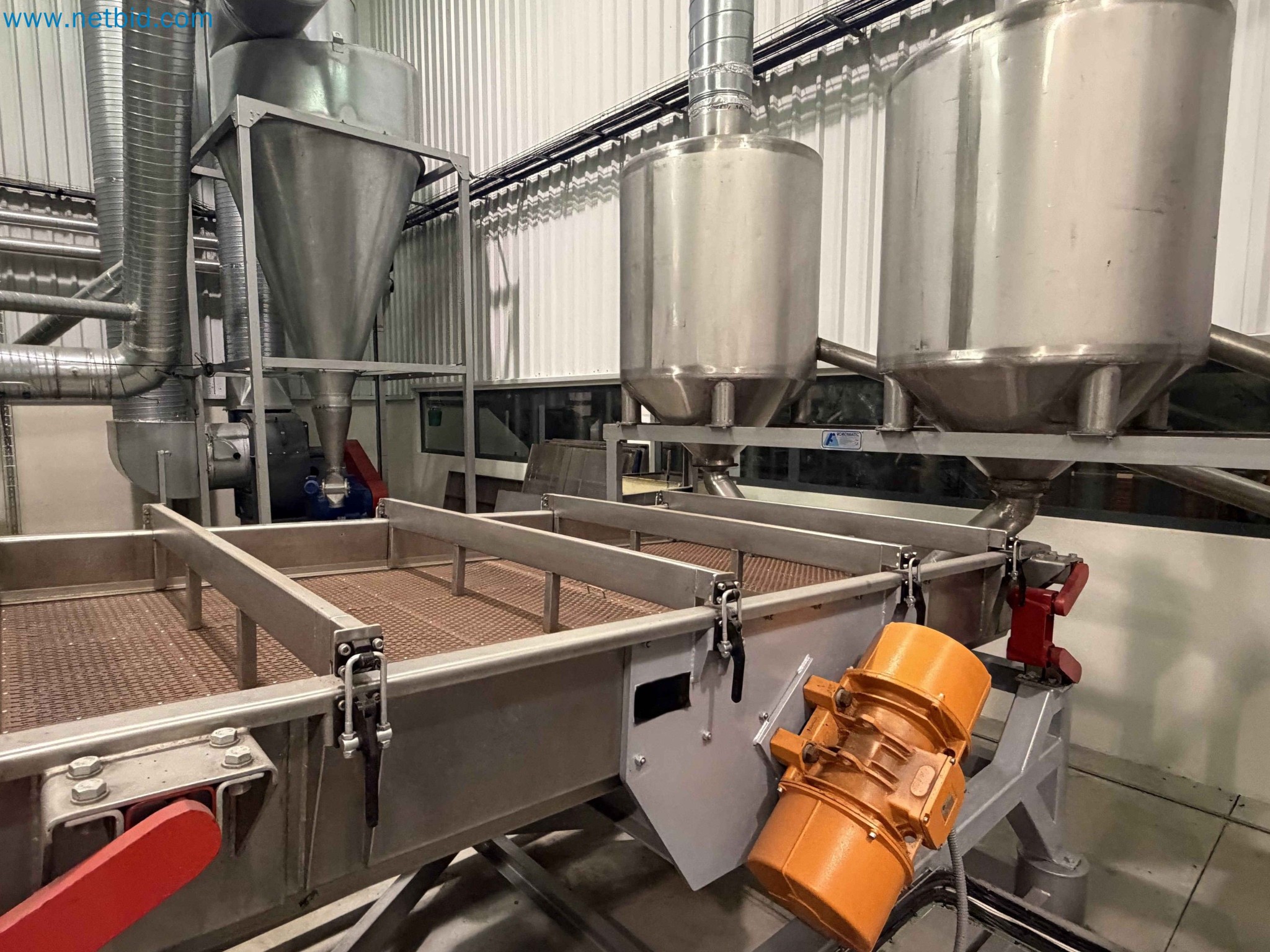 Nussverarbeitungsanlage zum Schälen, Trocknen und Verpacken-104