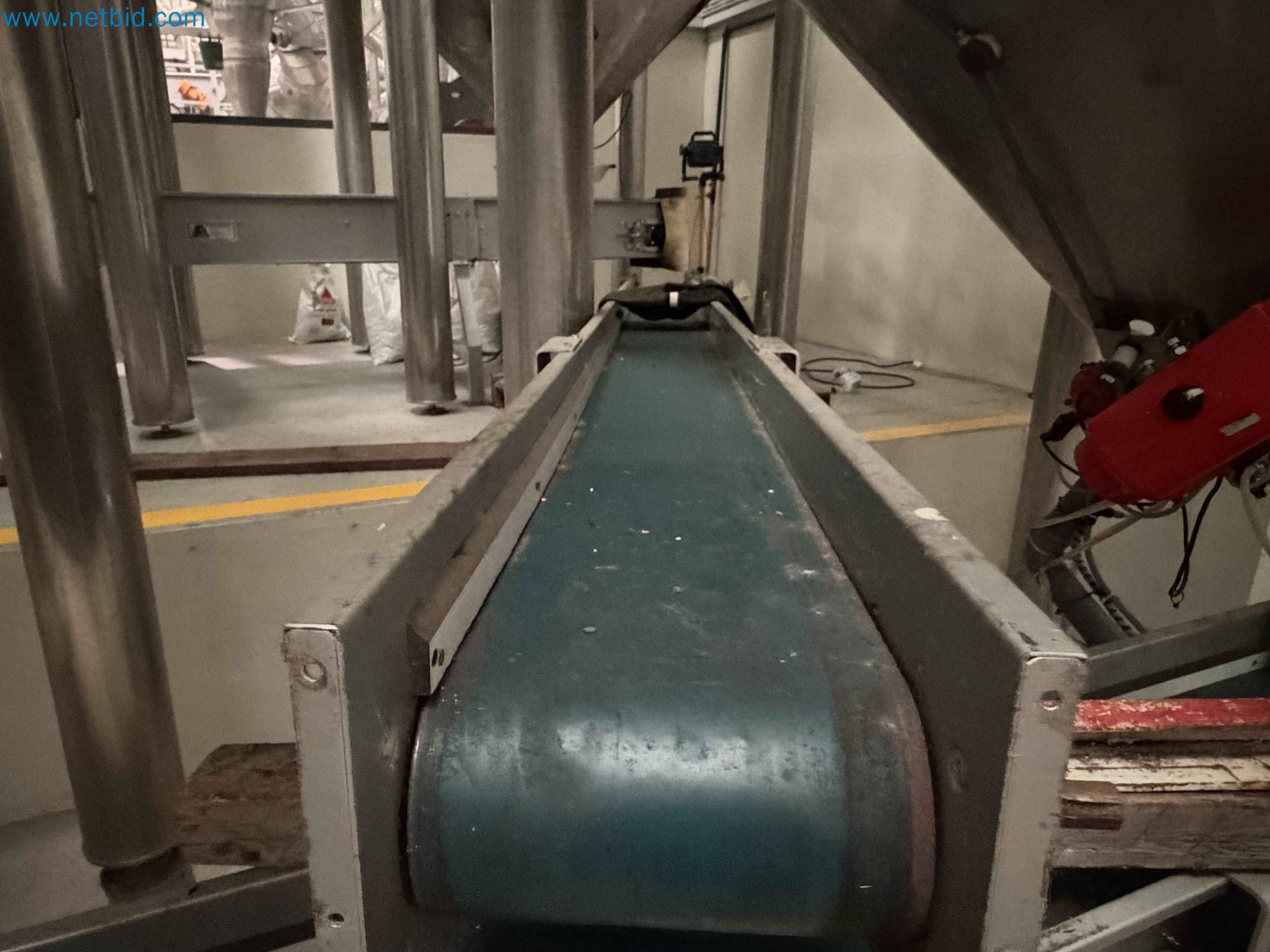 Nussverarbeitungsanlage zum Schälen, Trocknen und Verpacken-11