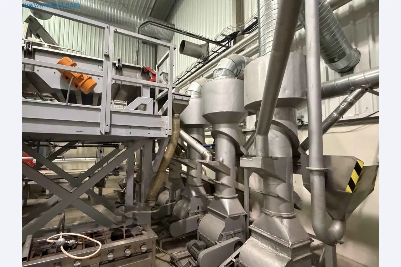 Nussverarbeitungsanlage zum Schälen, Trocknen und Verpacken-126