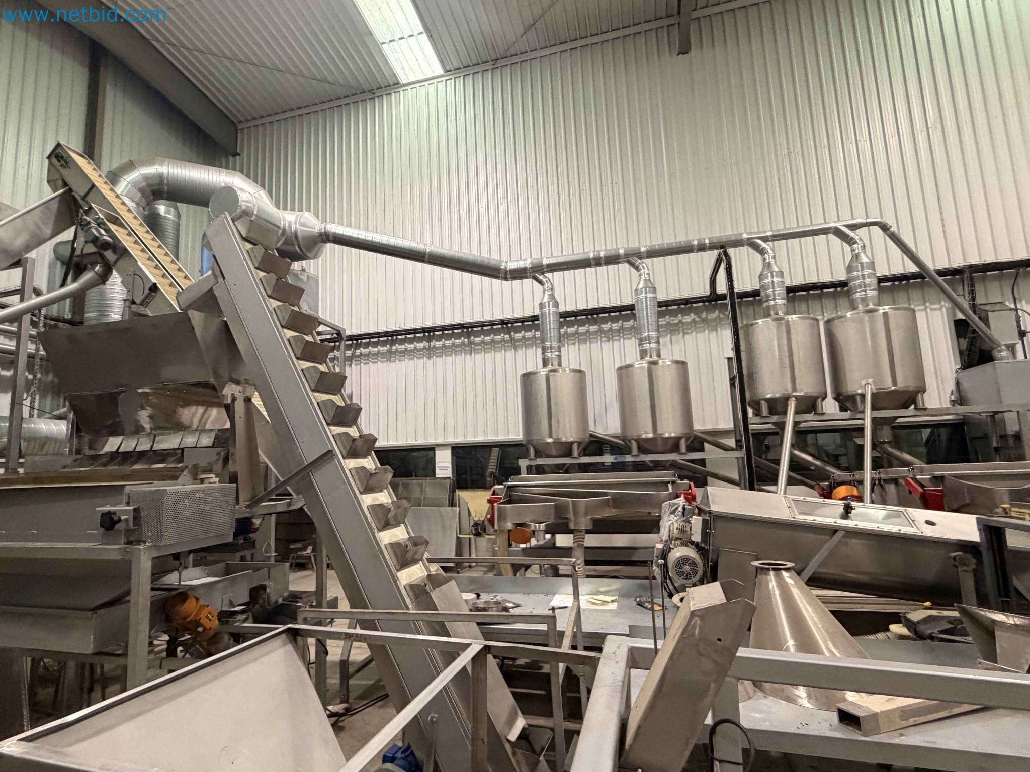 Nussverarbeitungsanlage zum Schälen, Trocknen und Verpacken-128