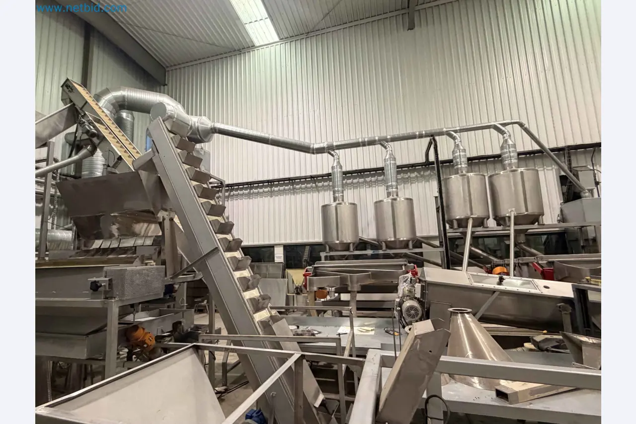 Nussverarbeitungsanlage zum Schälen, Trocknen und Verpacken-128