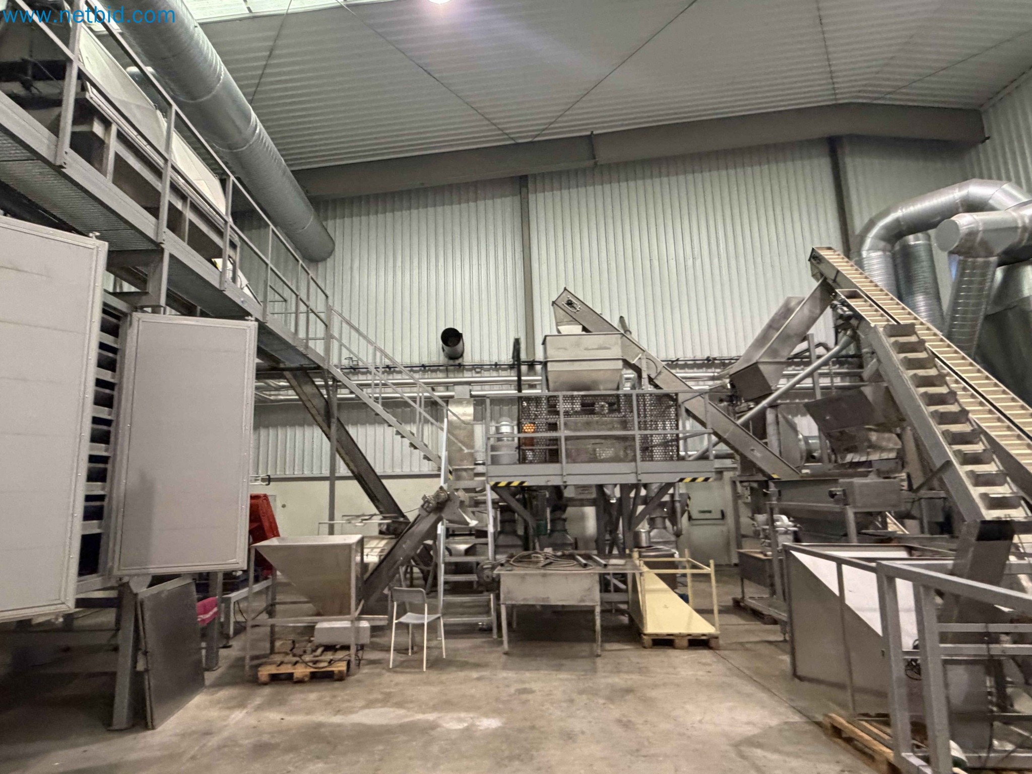 Nussverarbeitungsanlage zum Schälen, Trocknen und Verpacken-137