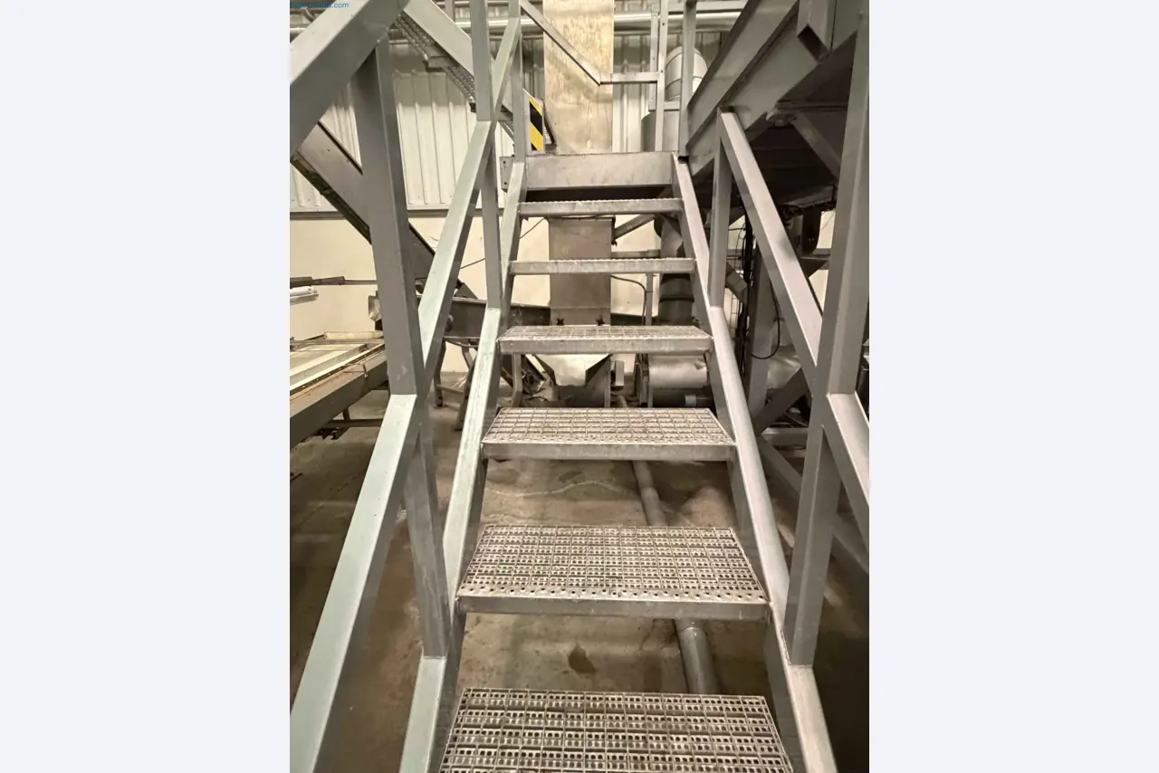 Nussverarbeitungsanlage zum Schälen, Trocknen und Verpacken-147
