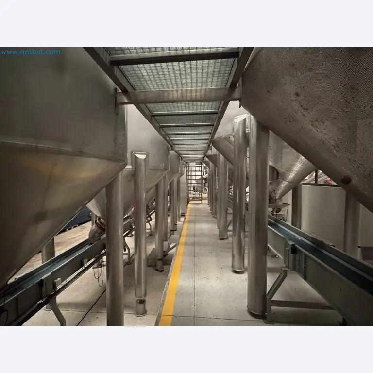 Nussverarbeitungsanlage zum Schälen, Trocknen und Verpacken-14
