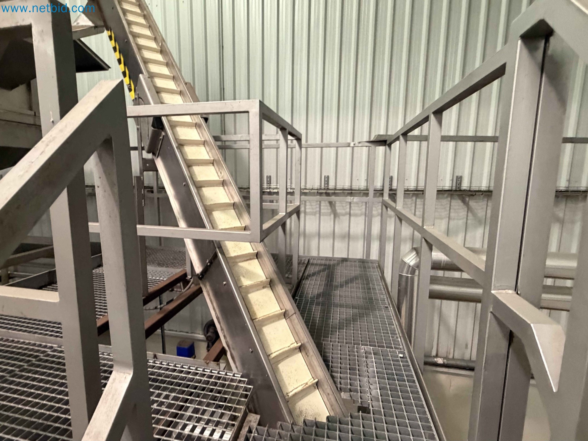 Nussverarbeitungsanlage zum Schälen, Trocknen und Verpacken-161