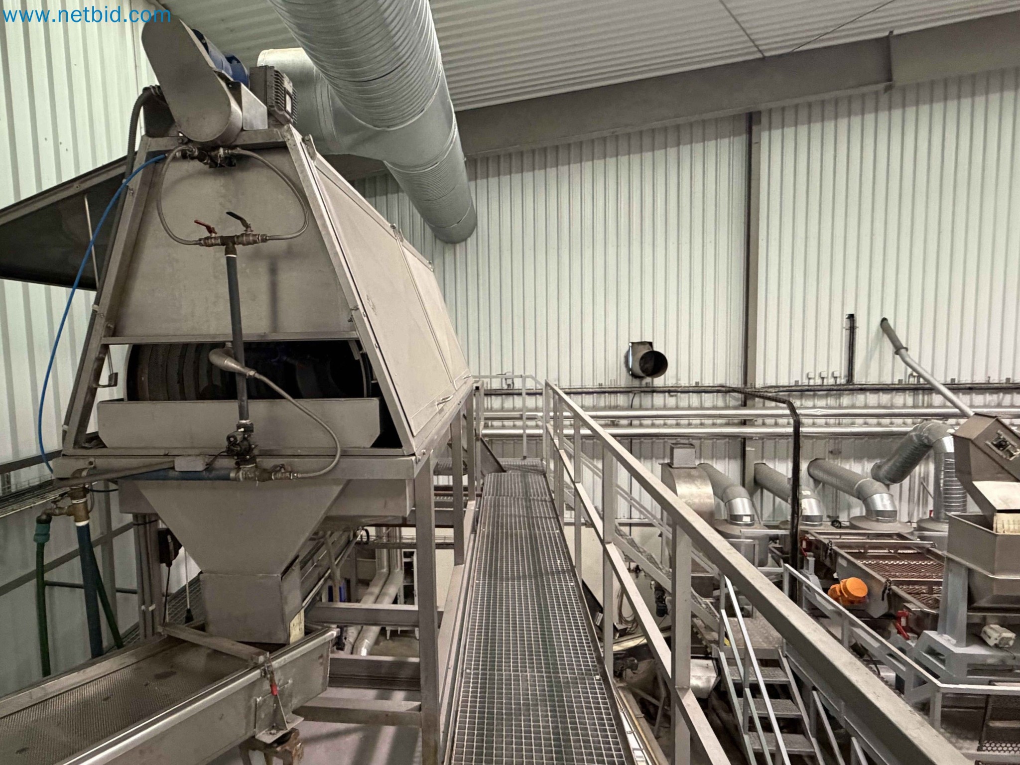 Nussverarbeitungsanlage zum Schälen, Trocknen und Verpacken-177