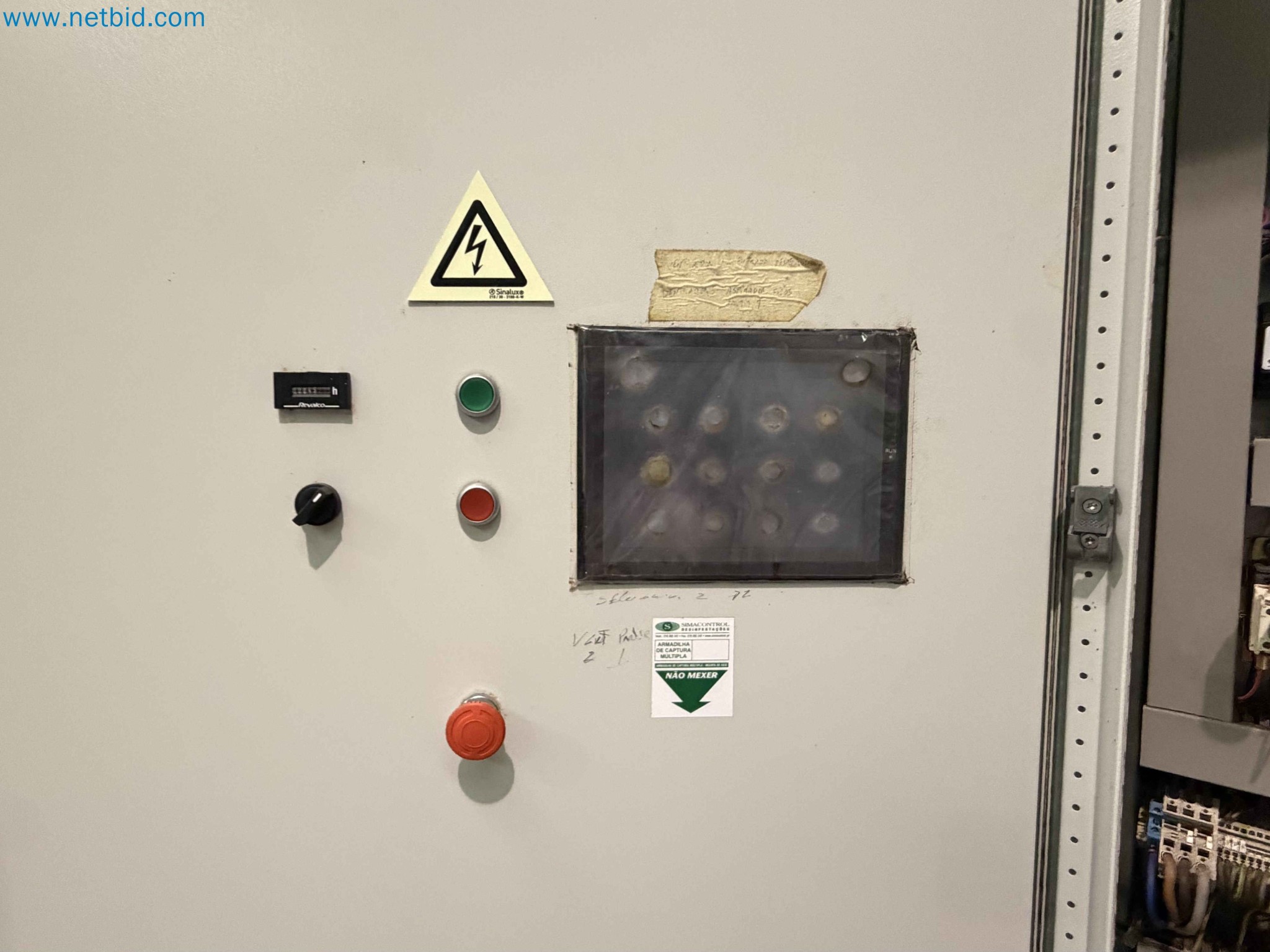 Nussverarbeitungsanlage zum Schälen, Trocknen und Verpacken-186
