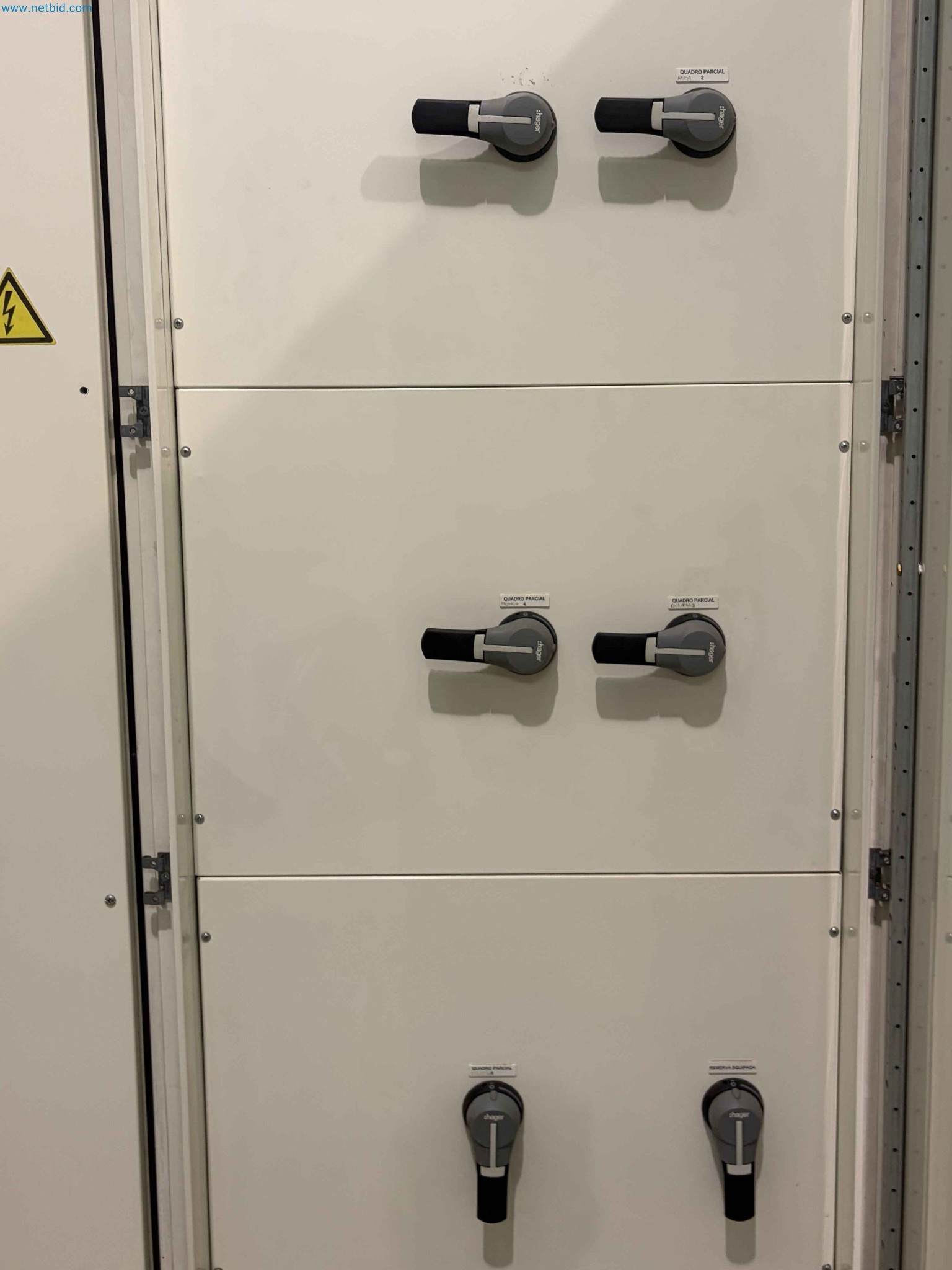 Nussverarbeitungsanlage zum Schälen, Trocknen und Verpacken-197