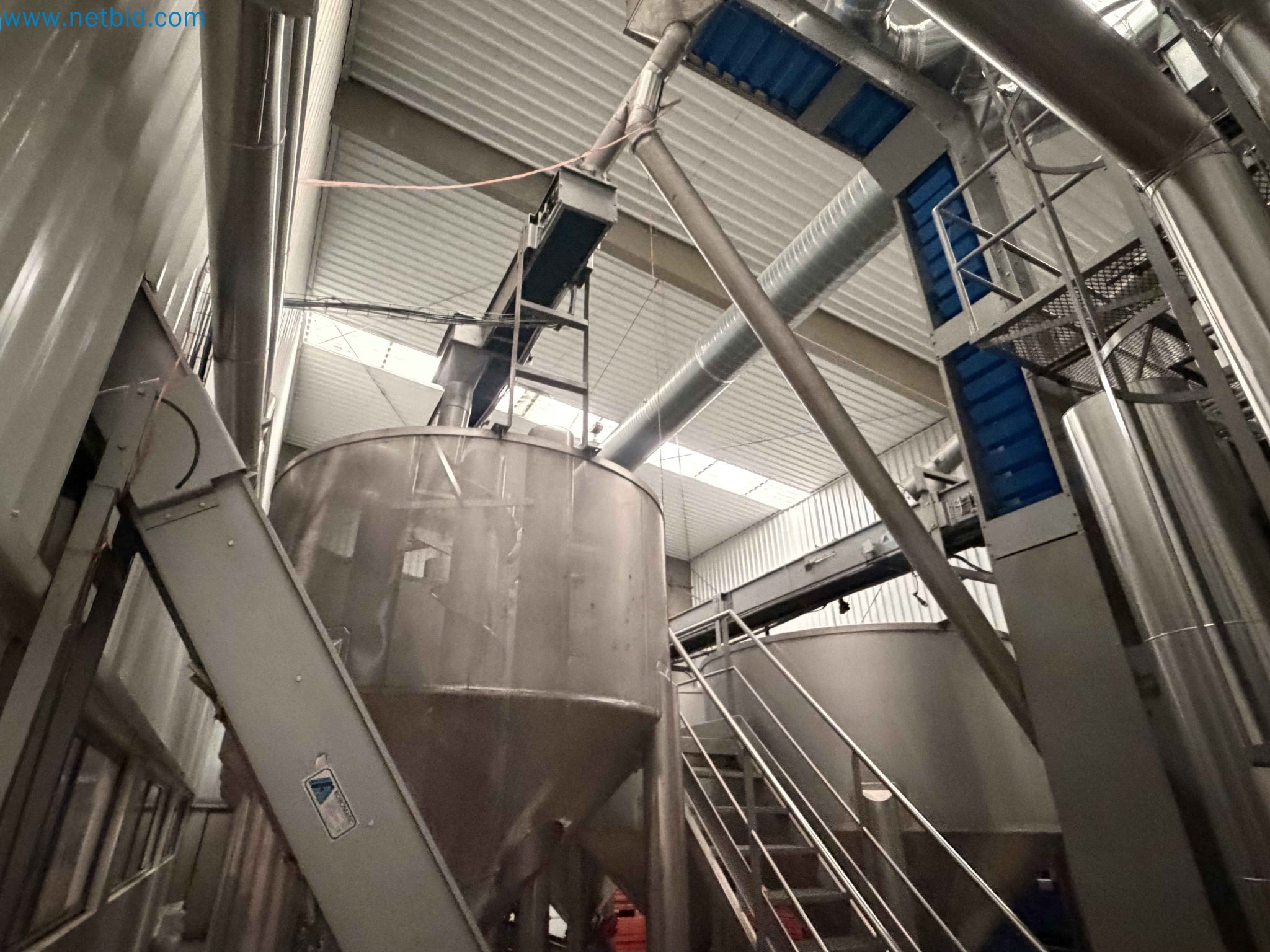 Nussverarbeitungsanlage zum Schälen, Trocknen und Verpacken-23