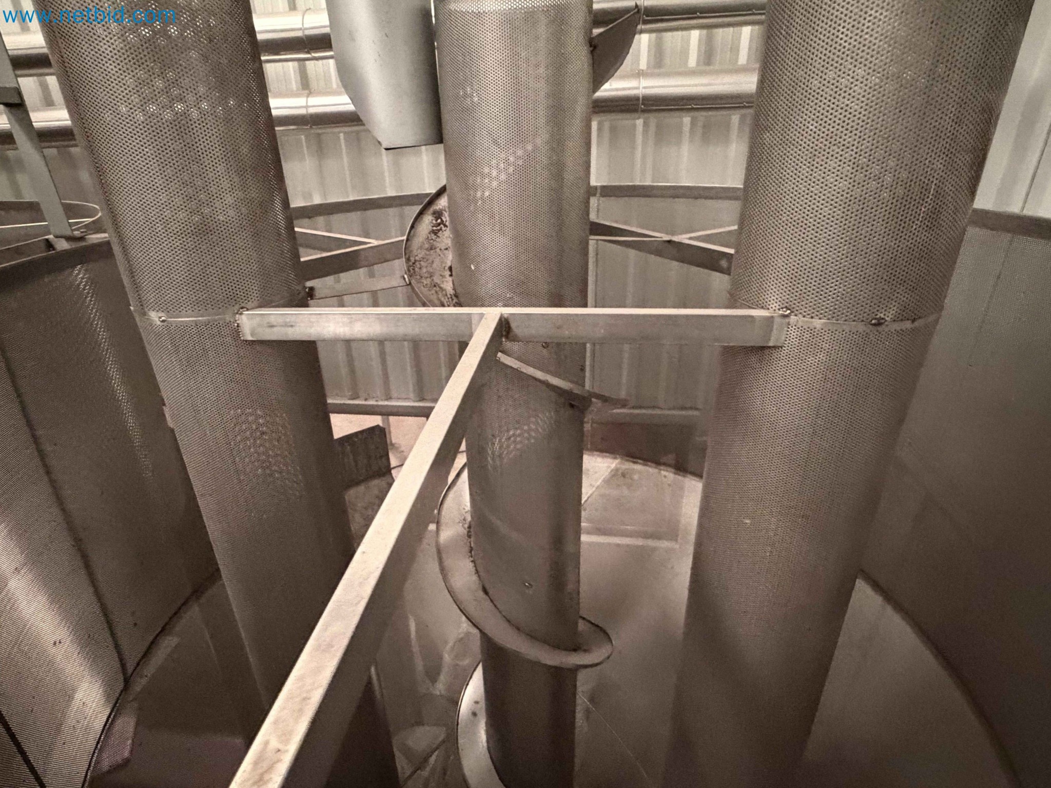 Nussverarbeitungsanlage zum Schälen, Trocknen und Verpacken-38